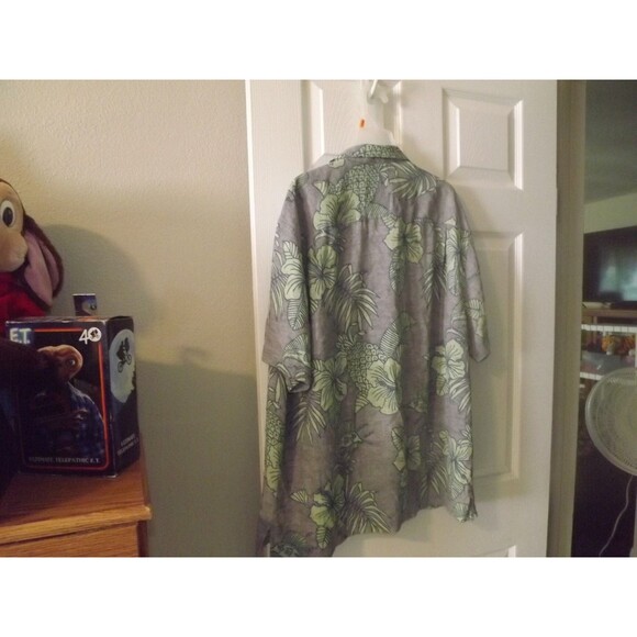 Tommy Bahama Men’s XL Hawaiian Button Down Short Sleeve Shirt 100% Silk Marlin - Picture 4 of 4